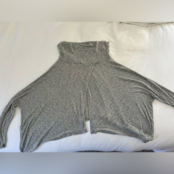 Lush Flowy Cowlneck Pullover Top - Picture 5 of 5